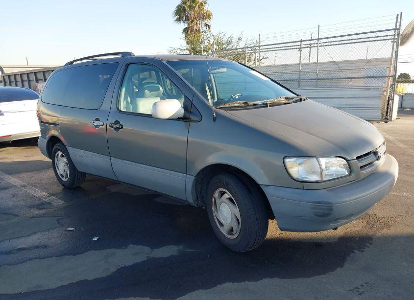 2000 Toyota Sienna LE (VIN 4T3ZF13C9YU277318) main photo
