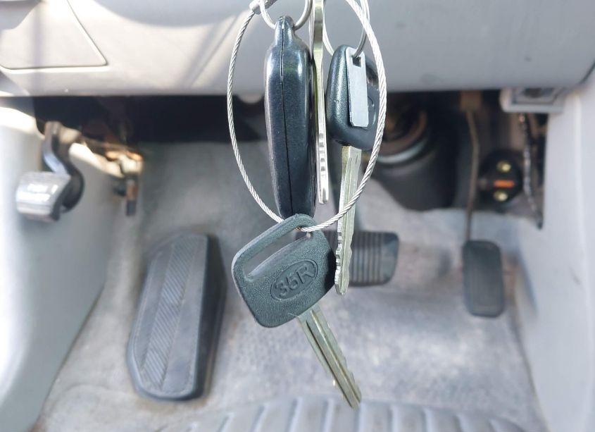 Photo 11 of 2001 Toyota Sienna LE (VIN 4T3ZF13CX1U342943)