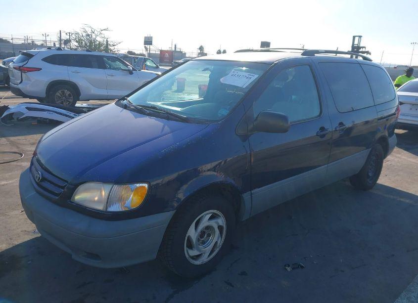 Photo 2 of 2001 Toyota Sienna LE (VIN 4T3ZF13CX1U342943)