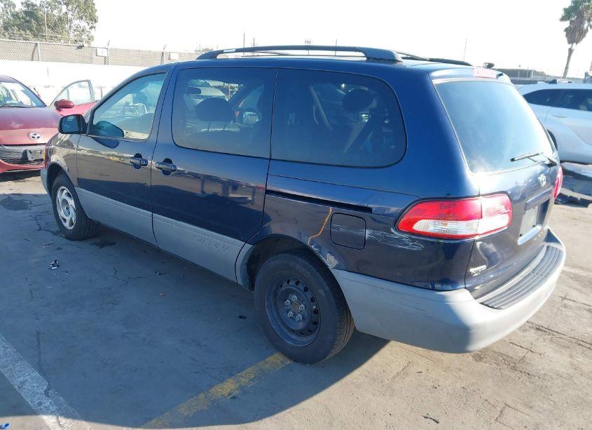Photo 3 of 2001 Toyota Sienna LE (VIN 4T3ZF13CX1U342943)