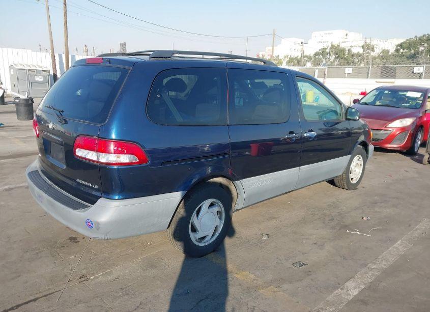 Photo 4 of 2001 Toyota Sienna LE (VIN 4T3ZF13CX1U342943)