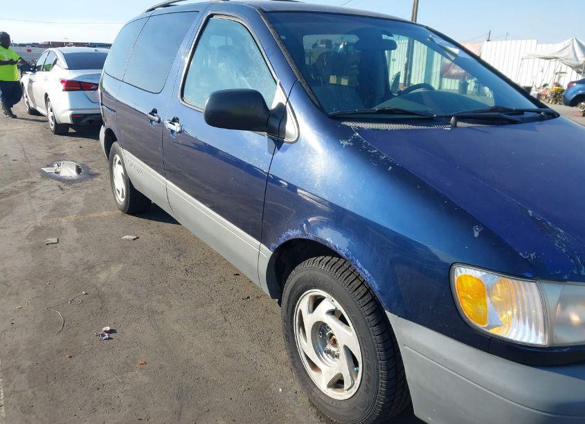 Photo 6 of 2001 Toyota Sienna LE (VIN 4T3ZF13CX1U342943)