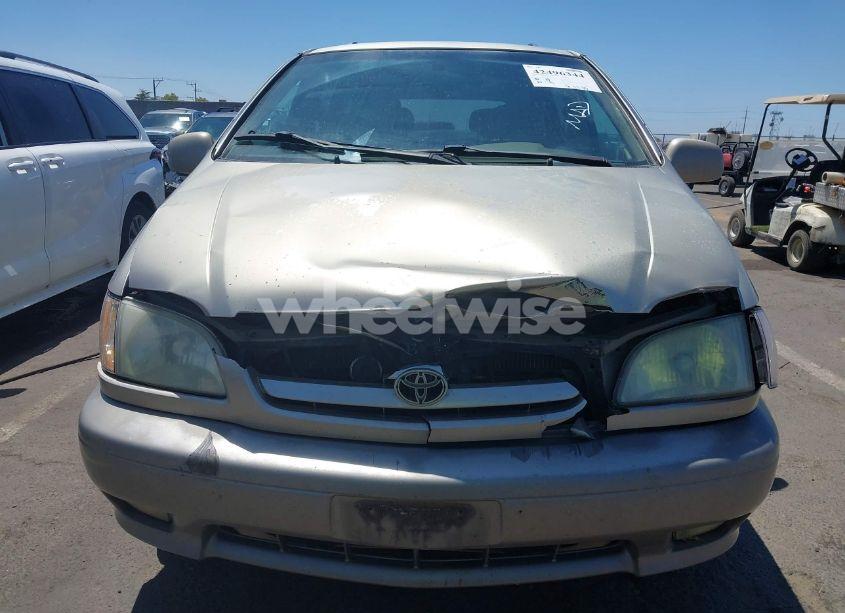 Photo 12 of 2001 Toyota Sienna XLE (VIN 4T3ZF13CX1U351254)