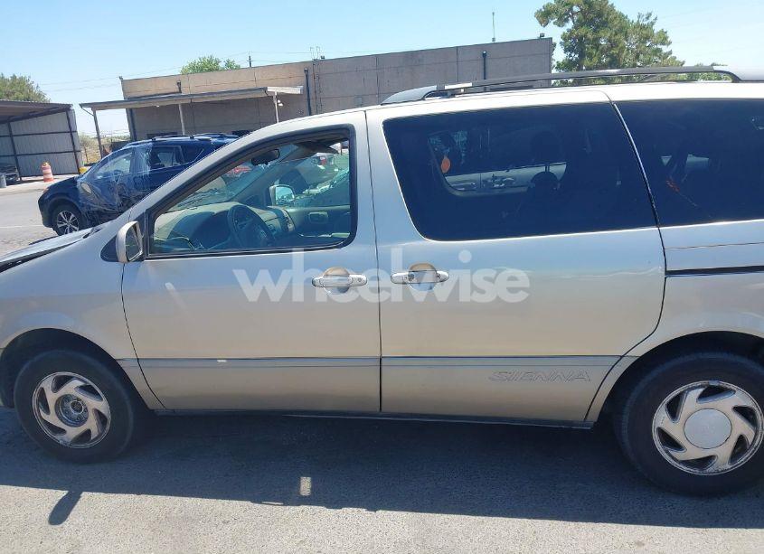 Photo 14 of 2001 Toyota Sienna XLE (VIN 4T3ZF13CX1U351254)