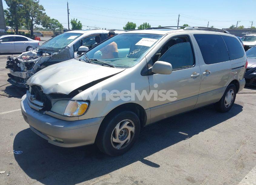 Photo 2 of 2001 Toyota Sienna XLE (VIN 4T3ZF13CX1U351254)