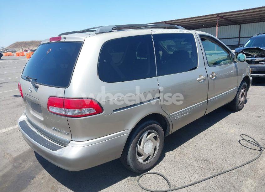 Photo 4 of 2001 Toyota Sienna XLE (VIN 4T3ZF13CX1U351254)