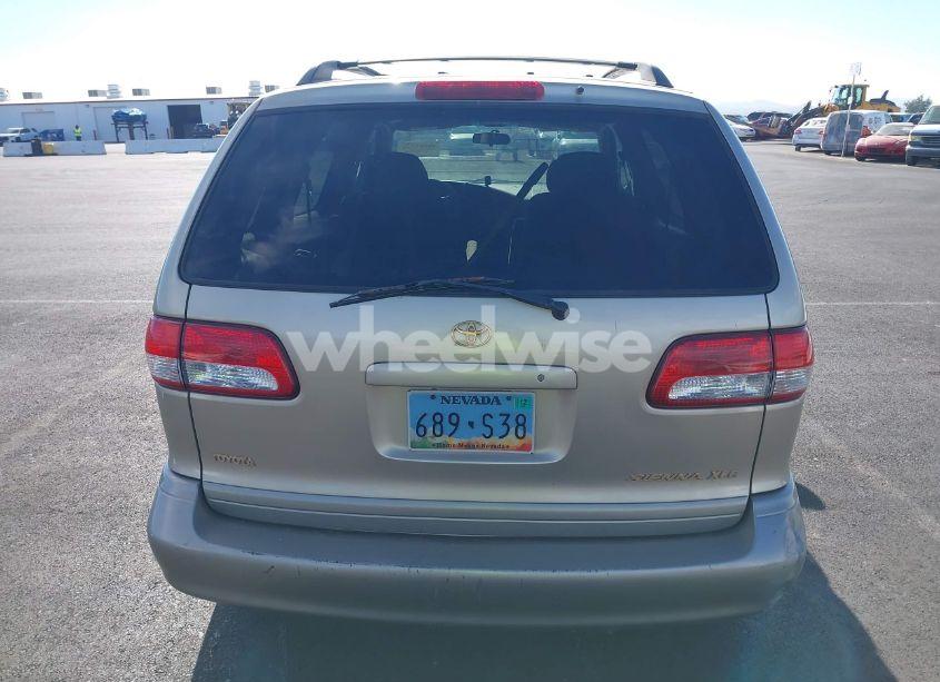 Photo 12 of 2001 Toyota Sienna XLE (VIN 4T3ZF13CX1U360004)