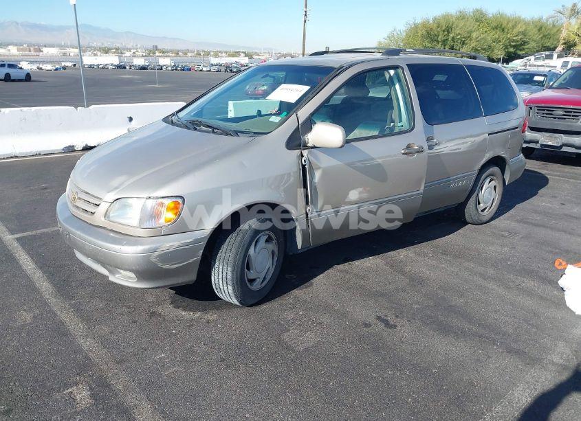 Photo 2 of 2001 Toyota Sienna XLE (VIN 4T3ZF13CX1U360004)