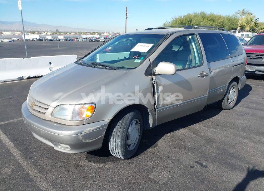 Photo 6 of 2001 Toyota Sienna XLE (VIN 4T3ZF13CX1U360004)