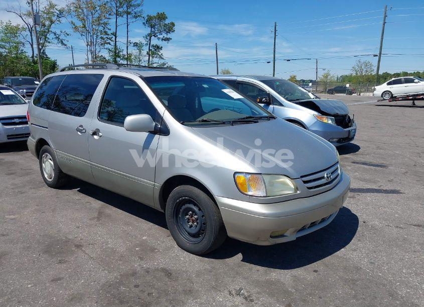 2001 Toyota Sienna XLE (VIN 4T3ZF13CX1U372072) main photo