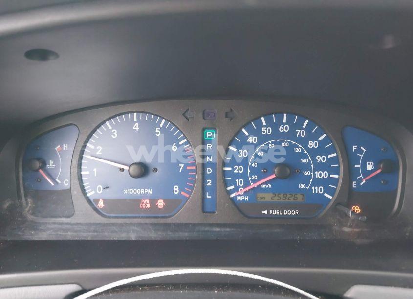 Photo 7 of 2001 Toyota Sienna XLE (VIN 4T3ZF13CX1U400520)