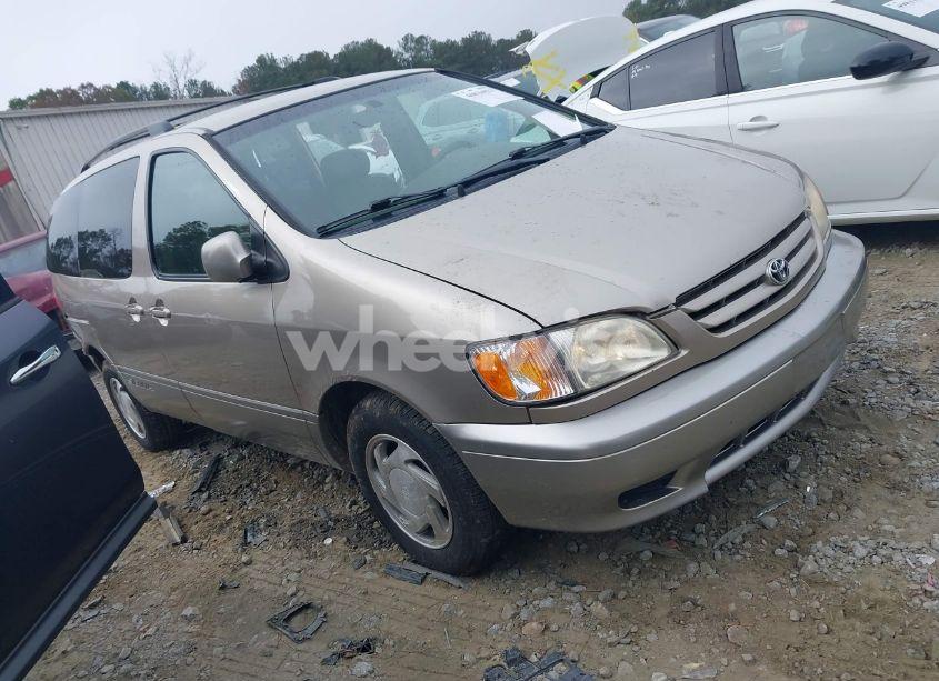 2002 Toyota Sienna LE (VIN 4T3ZF13CX2U427914) main photo