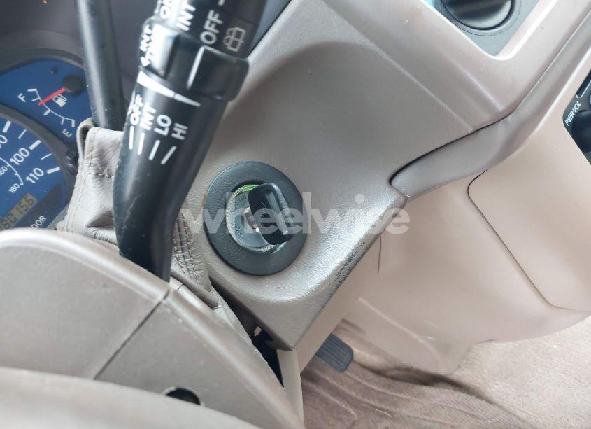 Photo 11 of 2002 Toyota Sienna LE (VIN 4T3ZF13CX2U427914)