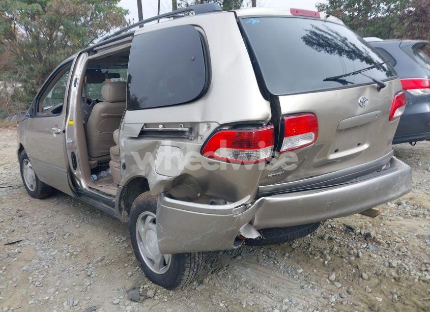 Photo 6 of 2002 Toyota Sienna LE (VIN 4T3ZF13CX2U427914)