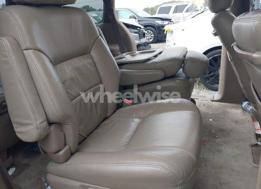 Photo 8 of 2002 Toyota Sienna LE (VIN 4T3ZF13CX2U427914)