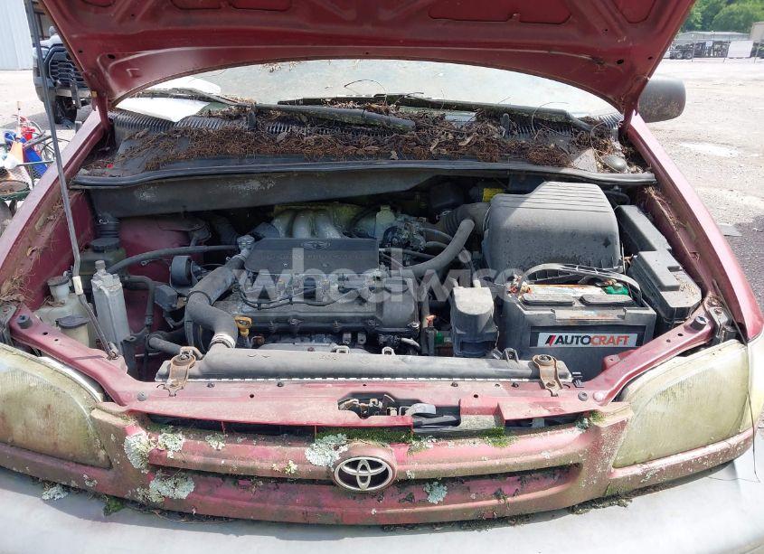 Photo 10 of 1998 Toyota Sienna LE (VIN 4T3ZF13CXWU026269)