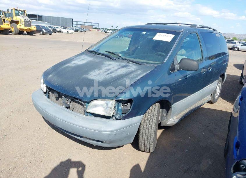 Photo 2 of 1998 Toyota Sienna LE (VIN 4T3ZF13CXWU049115)