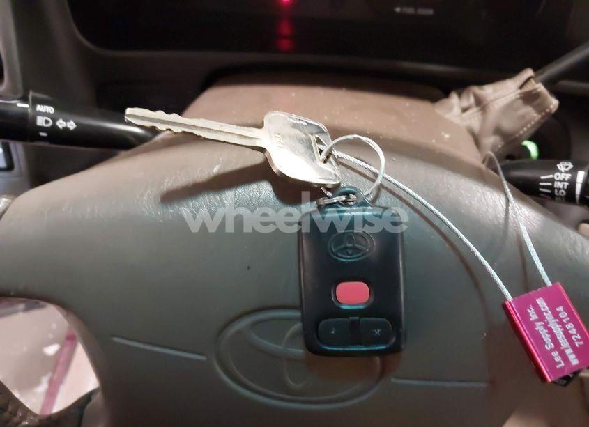 Photo 11 of 1998 Toyota Sienna XLE (VIN 4T3ZF13CXWU070319)