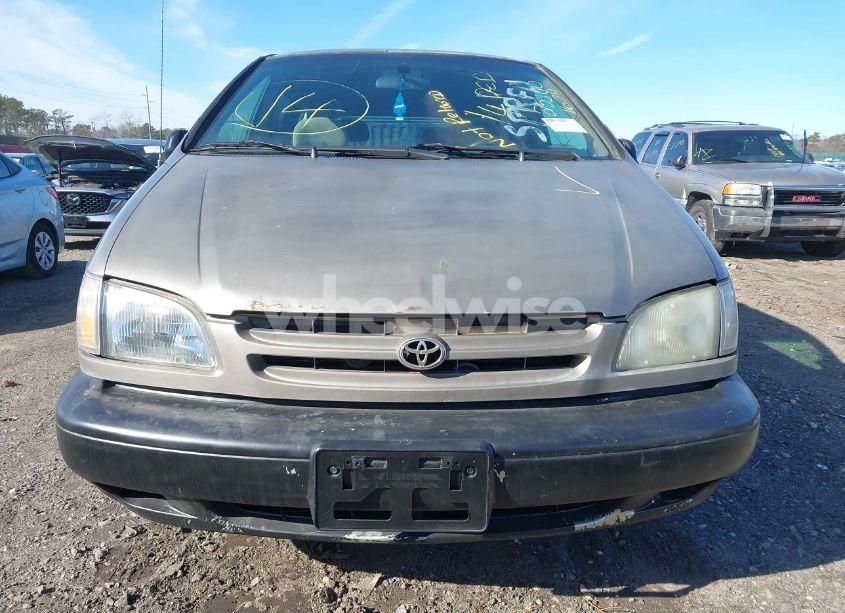 Photo 6 of 1999 Toyota Sienna XLE (VIN 4T3ZF13CXXU121819)