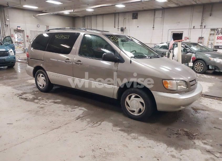 1999 Toyota Sienna LE/XLE (VIN 4T3ZF13CXXU127488) main photo