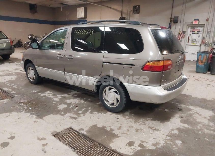 Photo 3 of 1999 Toyota Sienna LE/XLE (VIN 4T3ZF13CXXU127488)