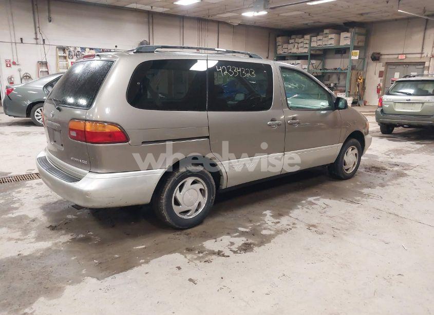 Photo 4 of 1999 Toyota Sienna LE/XLE (VIN 4T3ZF13CXXU127488)