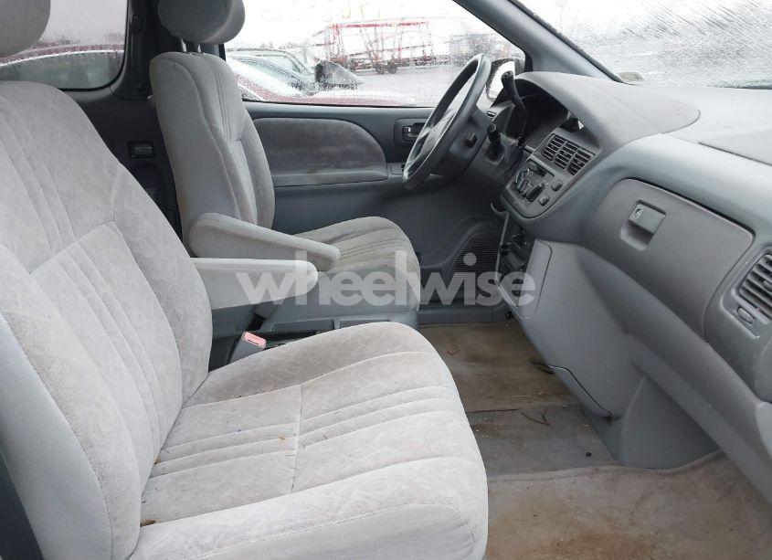 Photo 5 of 2000 Toyota Sienna LE (VIN 4T3ZF13CXYU264366)
