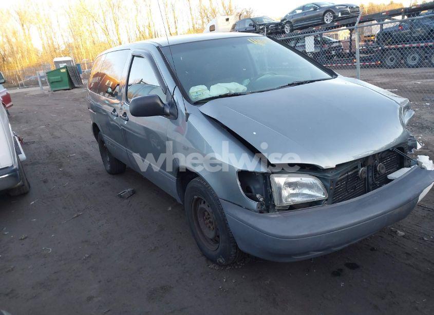 1999 Toyota Sienna CE (VIN 4T3ZF19C0XU138488) main photo