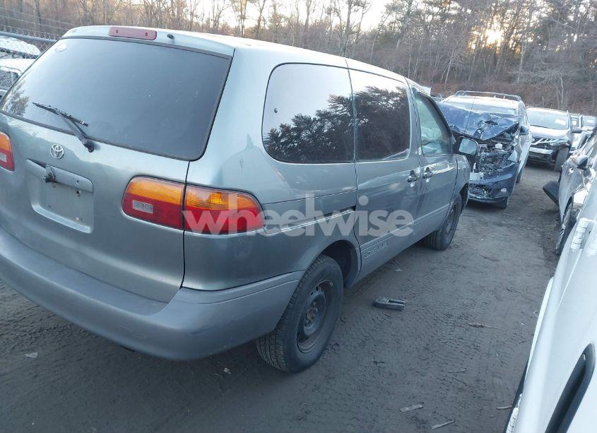 Photo 4 of 1999 Toyota Sienna CE (VIN 4T3ZF19C0XU138488)