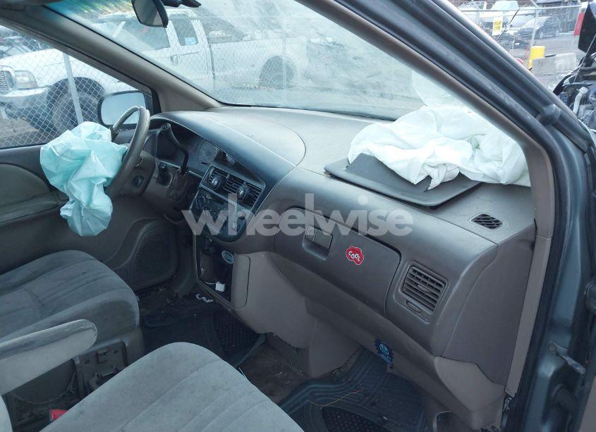 Photo 5 of 1999 Toyota Sienna CE (VIN 4T3ZF19C0XU138488)