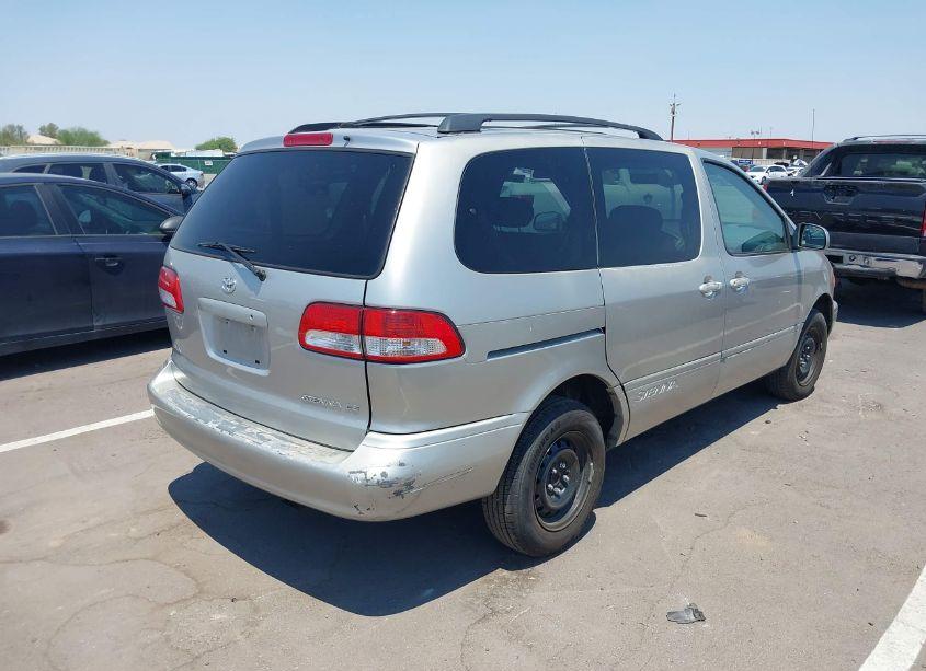 Photo 4 of 2002 Toyota Sienna CE (VIN 4T3ZF19C12U437738)