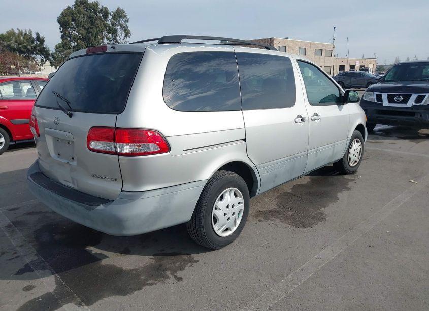 Photo 4 of 2002 Toyota Sienna CE (VIN 4T3ZF19C12U456743)