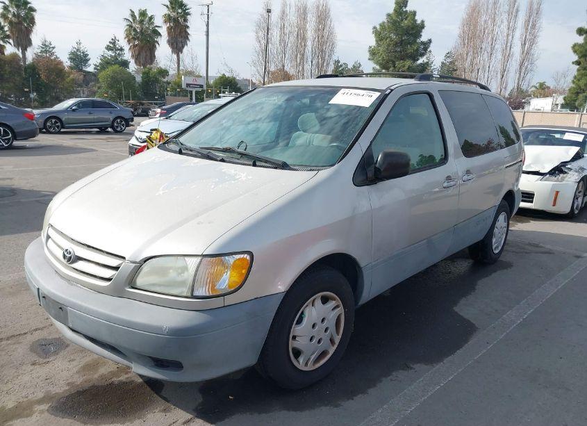 Photo 6 of 2002 Toyota Sienna CE (VIN 4T3ZF19C12U456743)
