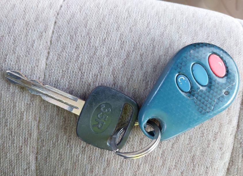 Photo 11 of 2001 Toyota Sienna CE (VIN 4T3ZF19C21U370050)