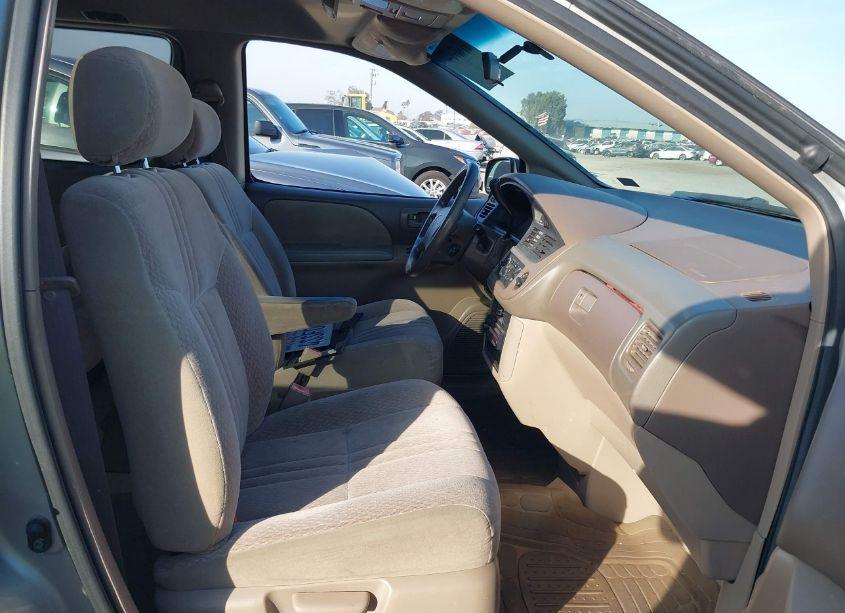 Photo 5 of 2001 Toyota Sienna CE (VIN 4T3ZF19C21U370050)