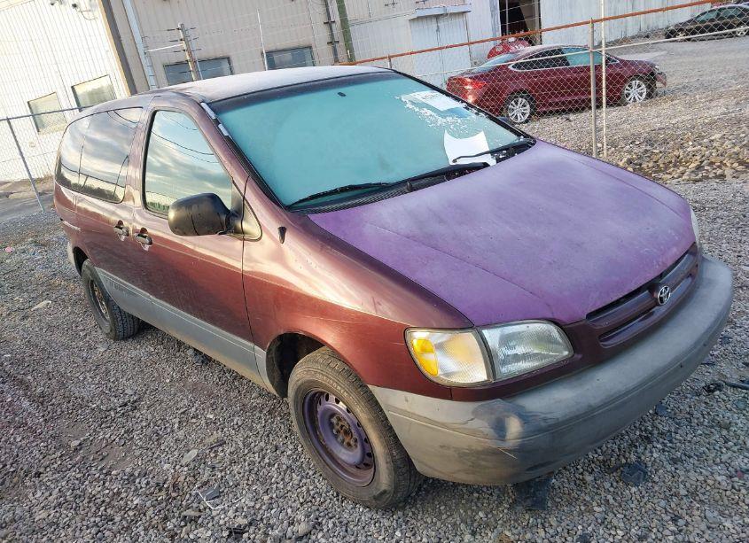 2000 Toyota Sienna CE (VIN 4T3ZF19C2YU300753) main photo