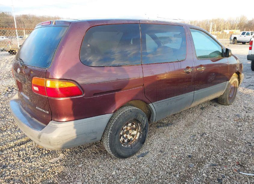 Photo 4 of 2000 Toyota Sienna CE (VIN 4T3ZF19C2YU300753)
