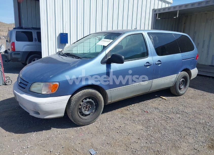 Photo 2 of 2001 Toyota Sienna CE (VIN 4T3ZF19C31U326462)