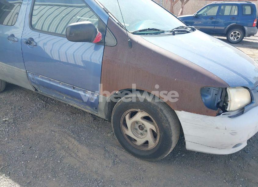 Photo 6 of 2001 Toyota Sienna CE (VIN 4T3ZF19C31U326462)