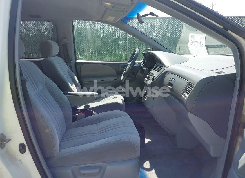 Photo 5 of 2002 Toyota Sienna CE (VIN 4T3ZF19C32U425073)