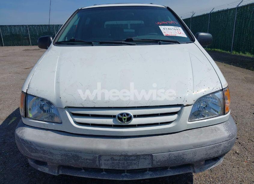 Photo 6 of 2002 Toyota Sienna CE (VIN 4T3ZF19C32U425073)