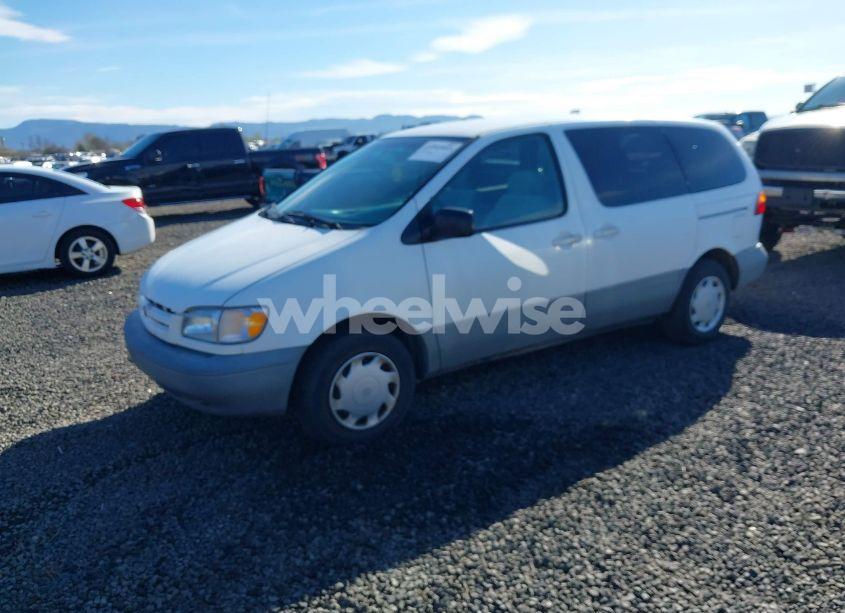 Photo 2 of 2000 Toyota Sienna CE (VIN 4T3ZF19C3YU189677)