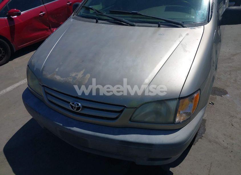 Photo 6 of 2001 Toyota Sienna CE (VIN 4T3ZF19C41U326504)