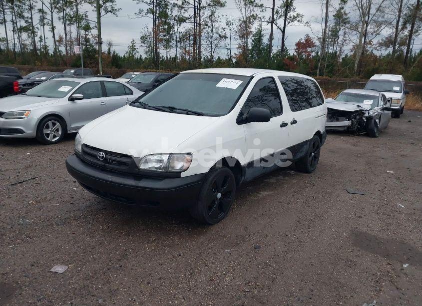 Photo 2 of 2000 Toyota Sienna CE (VIN 4T3ZF19C4YU209032)