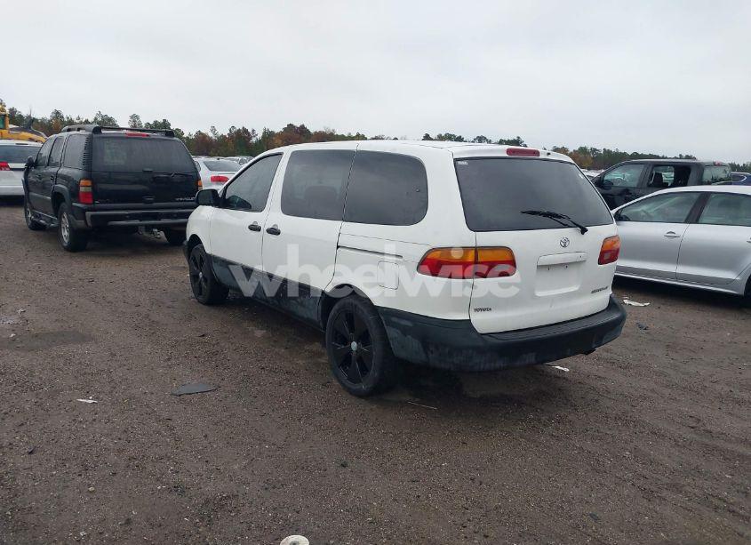 Photo 3 of 2000 Toyota Sienna CE (VIN 4T3ZF19C4YU209032)