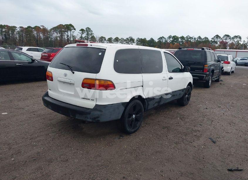 Photo 4 of 2000 Toyota Sienna CE (VIN 4T3ZF19C4YU209032)