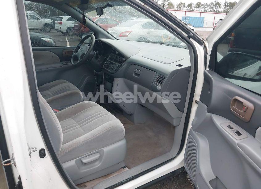 Photo 5 of 2000 Toyota Sienna CE (VIN 4T3ZF19C4YU209032)