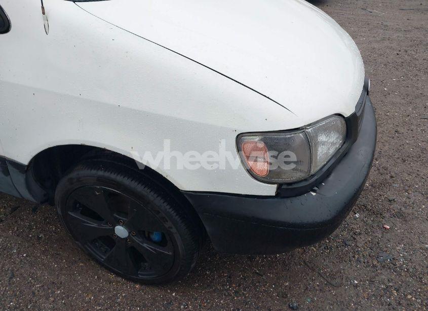 Photo 6 of 2000 Toyota Sienna CE (VIN 4T3ZF19C4YU209032)