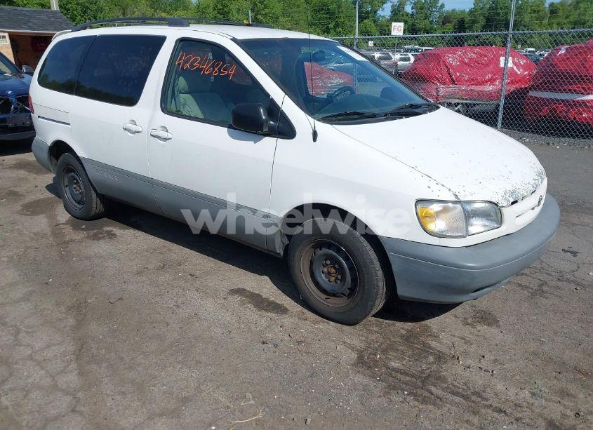 2000 Toyota Sienna CE (VIN 4T3ZF19C4YU211380) main photo