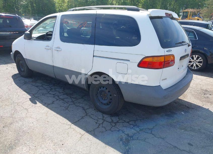 Photo 3 of 2000 Toyota Sienna CE (VIN 4T3ZF19C4YU211380)